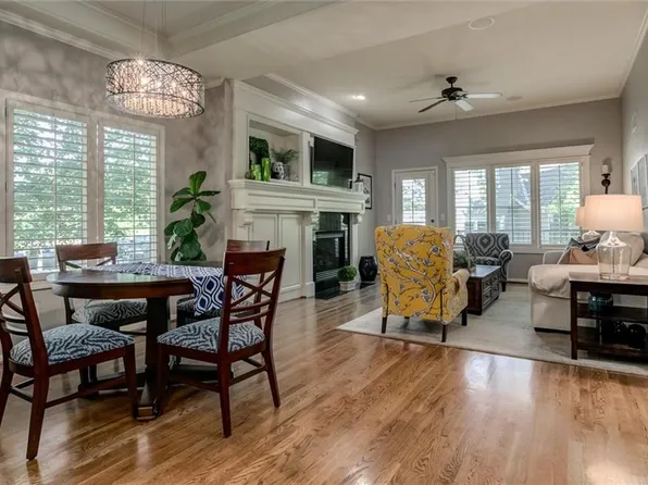 7856 W 156th Pl, Overland Park, KS 66223