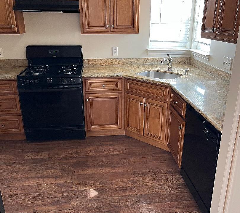 1st image of 436 Buckeye St #436