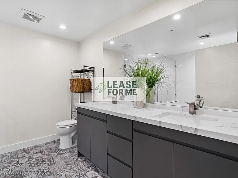 848 S Mariposa Ave #702 — Photo 5