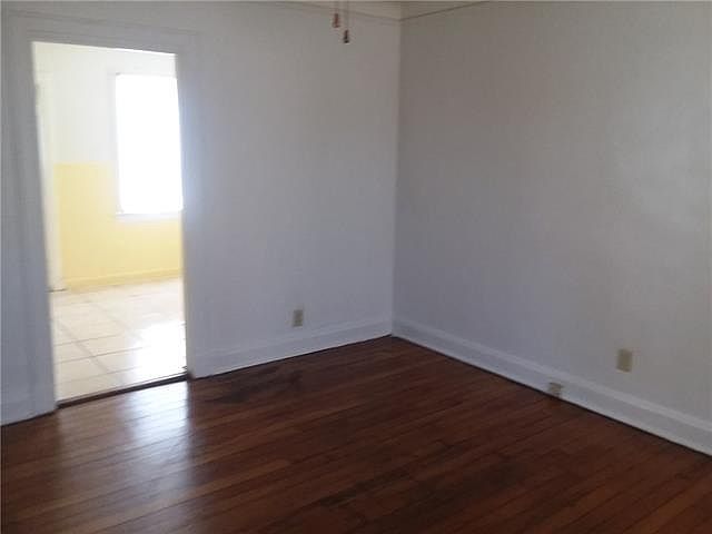 2nd image of 3021 Allen St