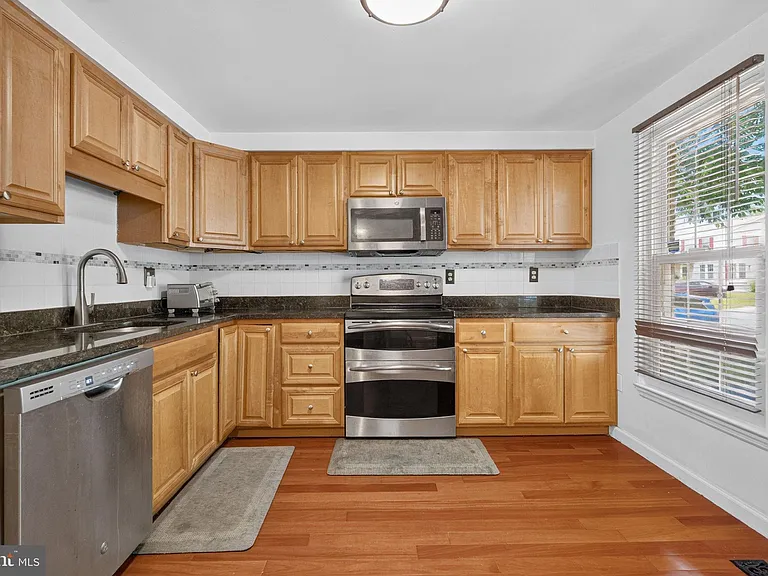 10522 Lime Tree Way — Photo 6