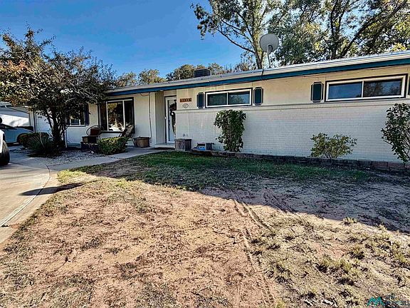 3rd image of 1215 Bryan Cir