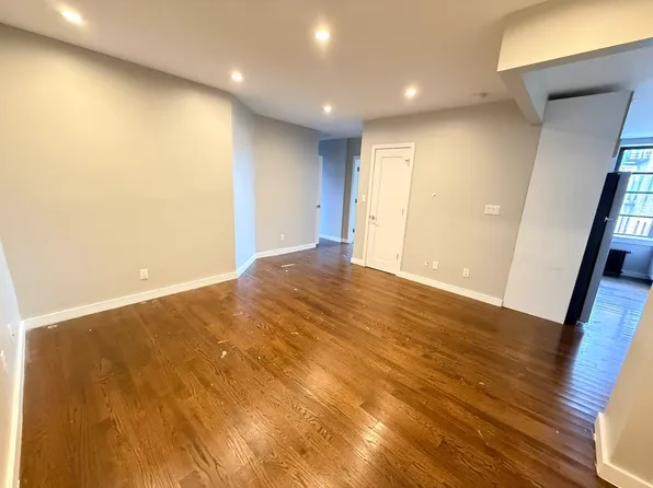 45 Wadsworth Terrace image 4 of 9