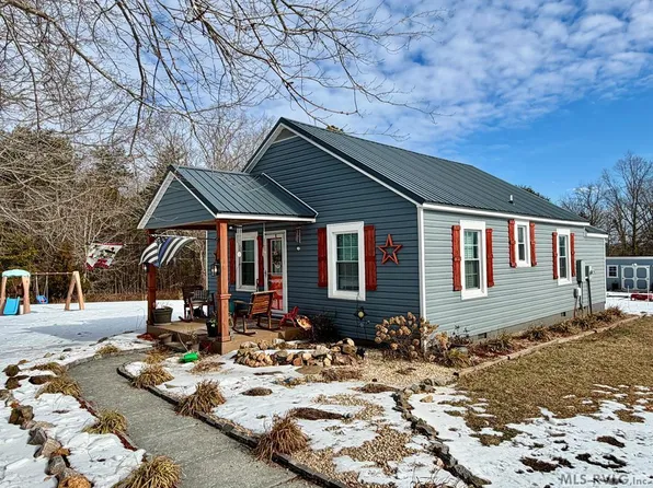 812 E Sycamore St, Chase City, VA 23924