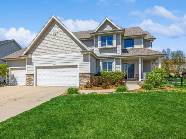 15707 Winston Ave, Urbandale, IA 50323