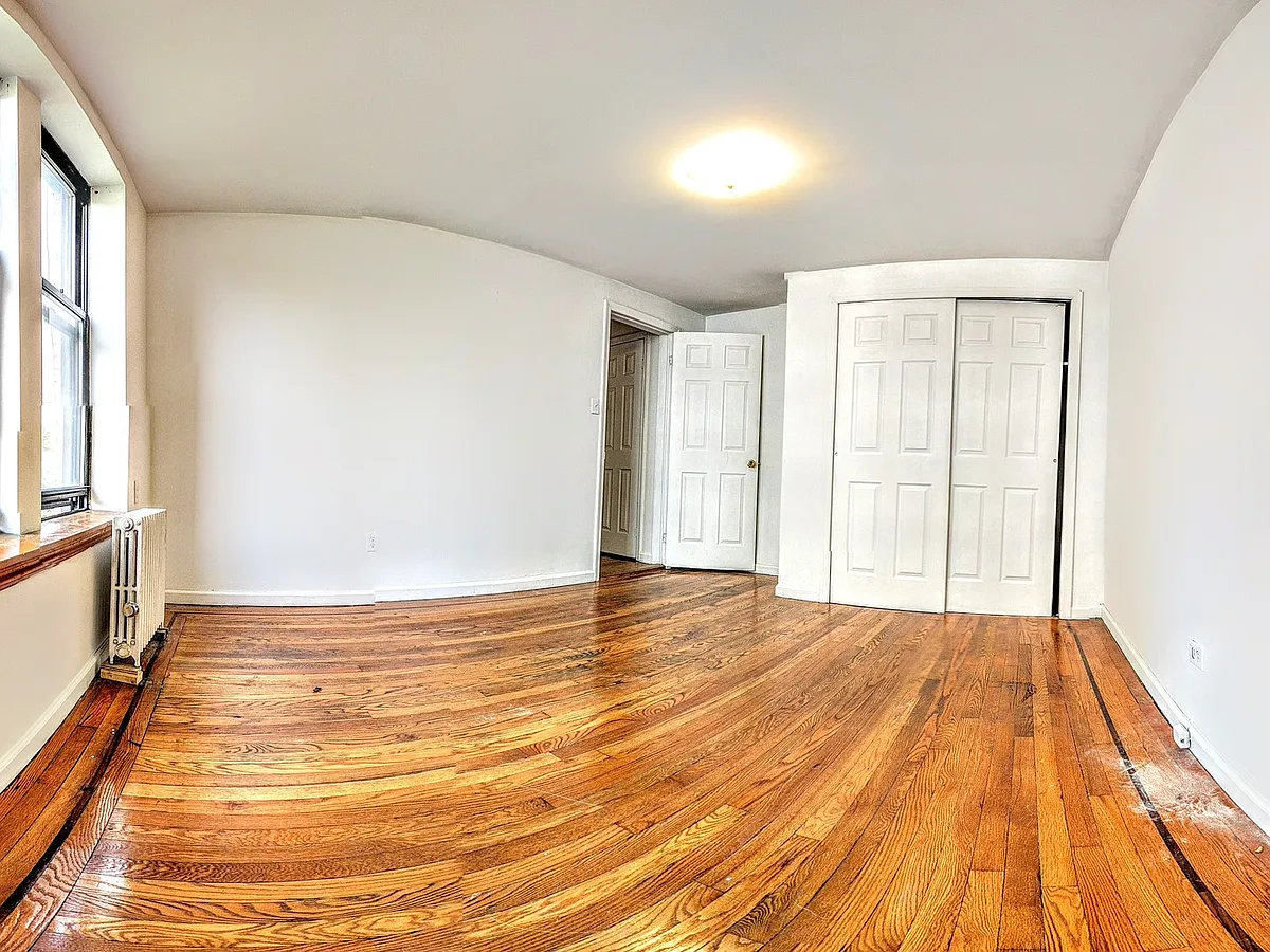 Building Photo - 299 E 11th St #4B