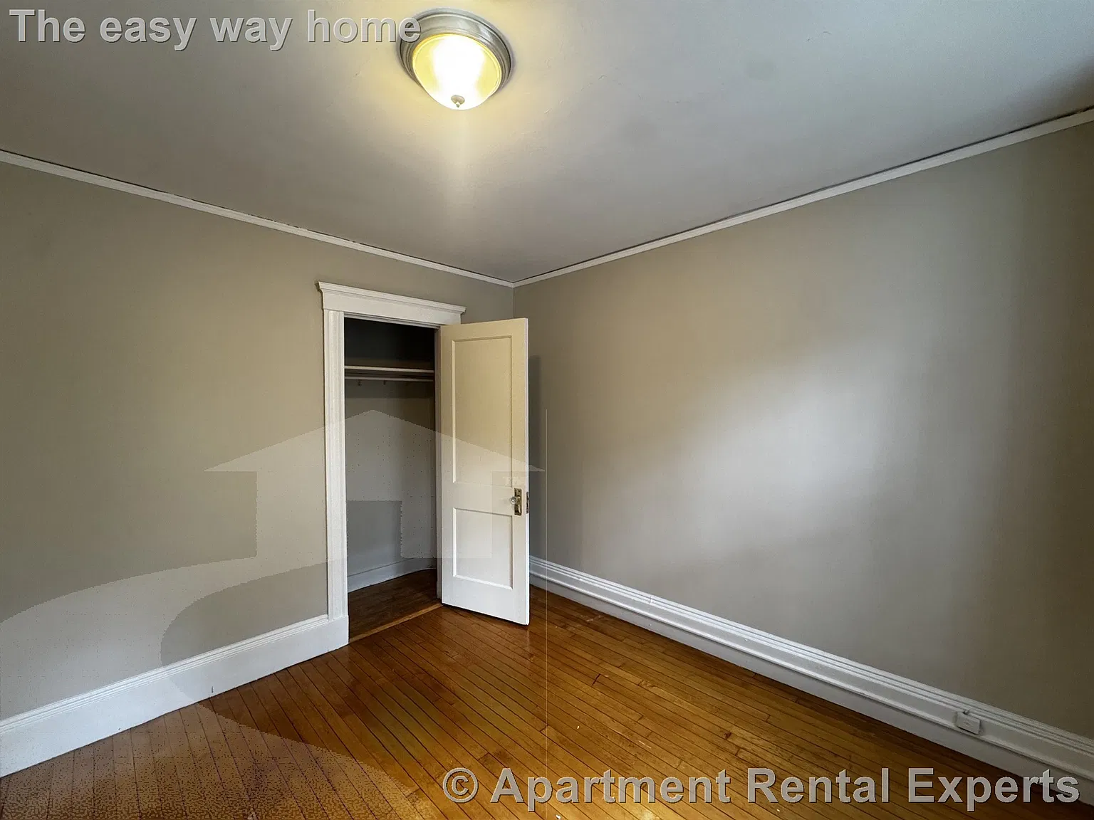 8 Craigie Circle — Photo 2