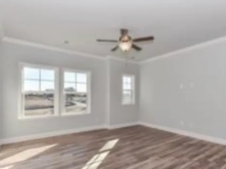 230 Johnston Dr — Photo 8