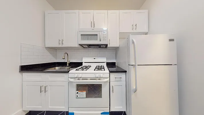 Rented by Bond New York | media 8