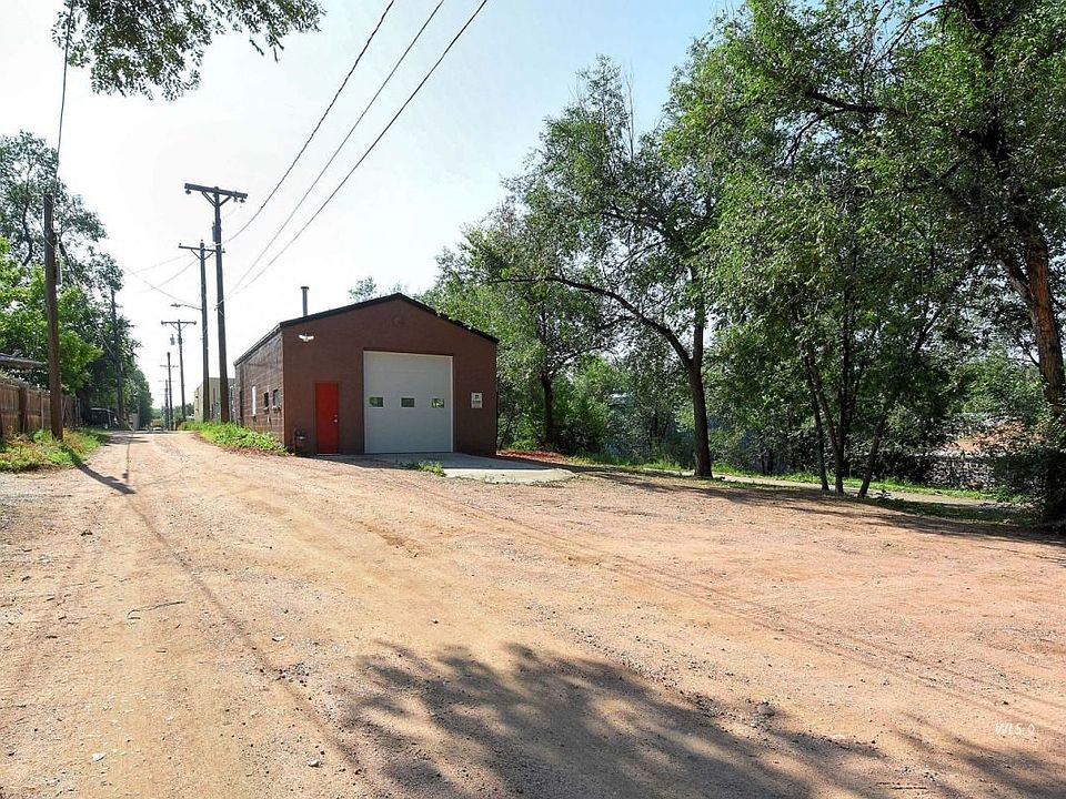 1st image of 209 S 21st St