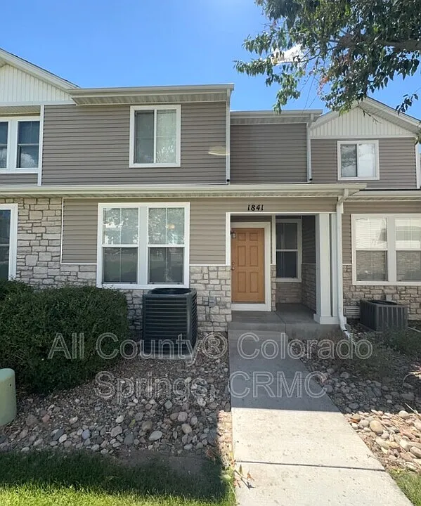 1841 Reilly Grv
