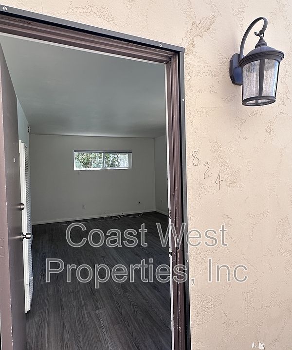 1st image of 824 Tourmaline St