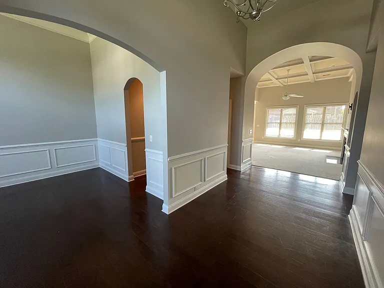 654 Dutchmans Creek Trl — Photo 35