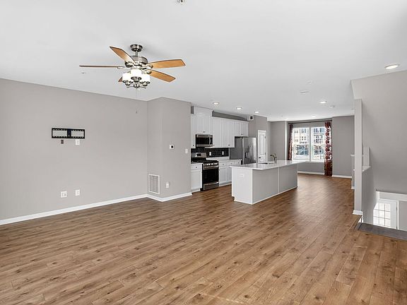 2nd image of 43628 Winterberry Way