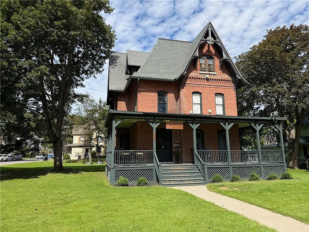 1 bed, 1.0 bath, 600 sqft, $1,200 — Photo 2