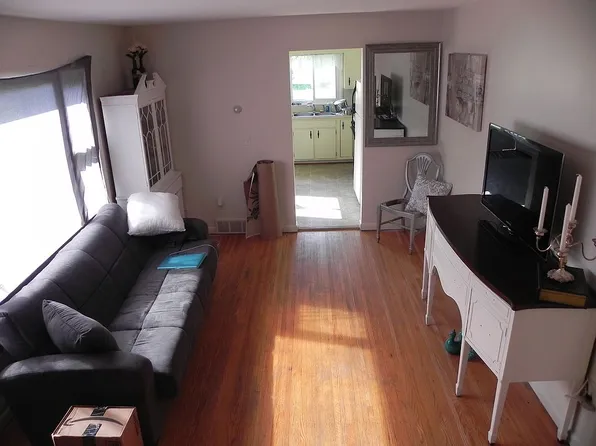 5996 County Road 41, Farmington, NY 14425