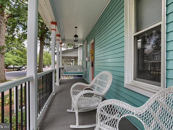 5th image of 129 Poplar Ave