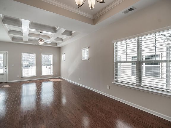 3rd image of 5003 Sunbar Ln