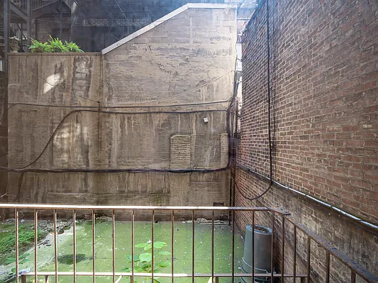 Rented by City Connections Realty | media 9