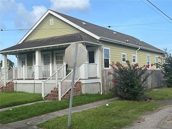 3rd image of 2701-03 Mistletoe St