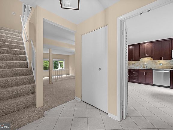 4th image of 30 Bideford Ct