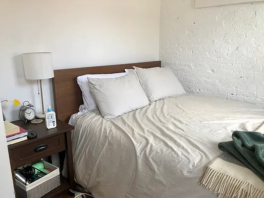 Rented by LJ Sloane Management | media 42