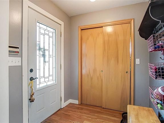 4th image of 624 Winterhaven Dr