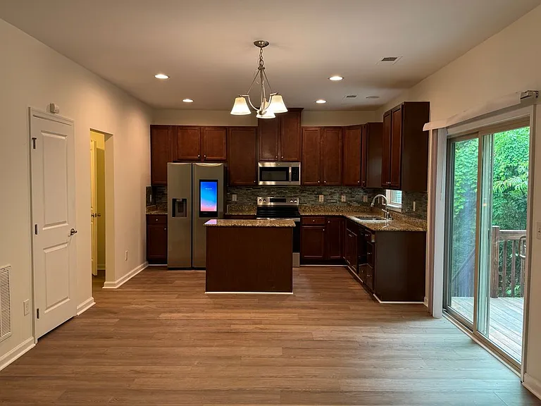 219 Luna Trl — Photo 10