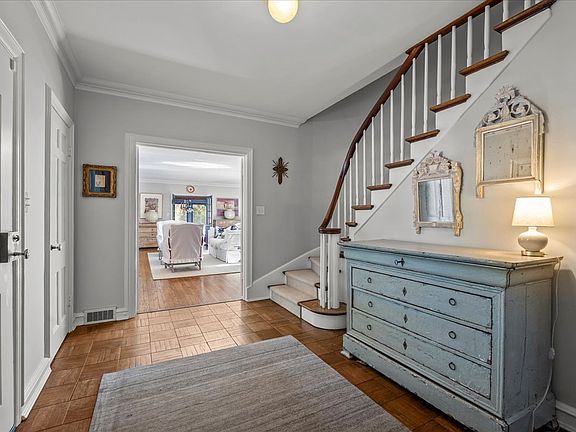 4th image of 1163 Romona Rd