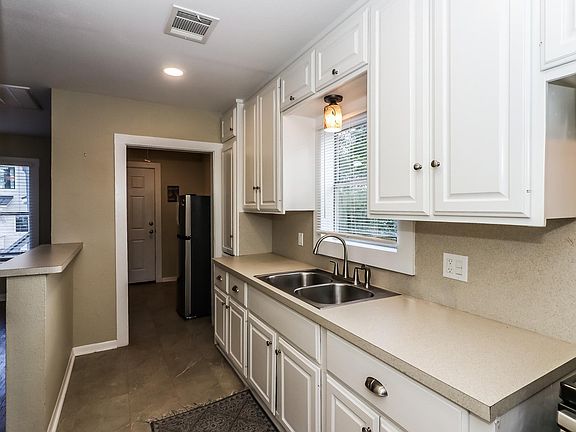5th image of 4715 Avenue P 1/2