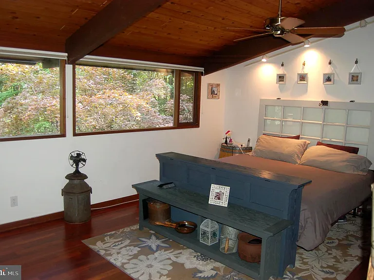 9728 Swift Creek Ct — Photo 35