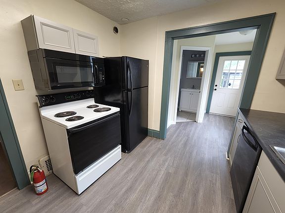 3rd image of 114 Linden Rd