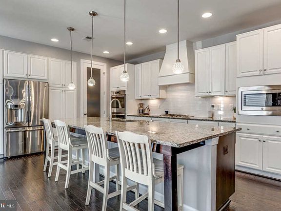 5th image of 20389 Savin Hill Dr