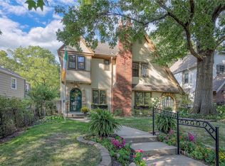 662 W 70th St, Kansas City, MO 64113