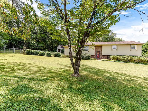 3rd image of 319 Barbara Ln