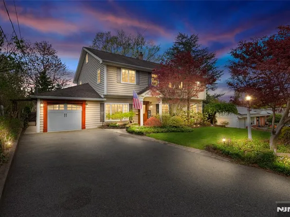 155 Howland Ave, River Edge, NJ 07661