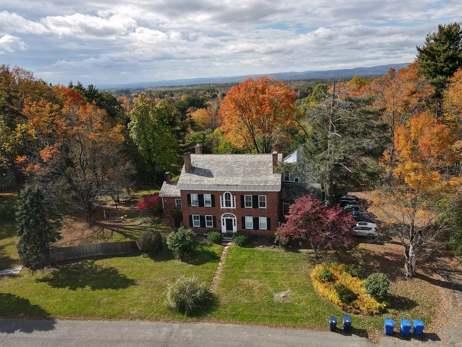 410 Old Montague Rd — Photo 1