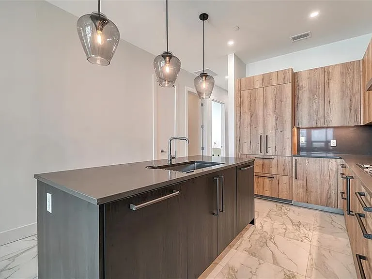 33 S Palm Ave #804 — Photo 7