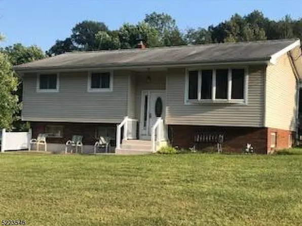 369 Church Rd, Holland Twp., NJ 08848
