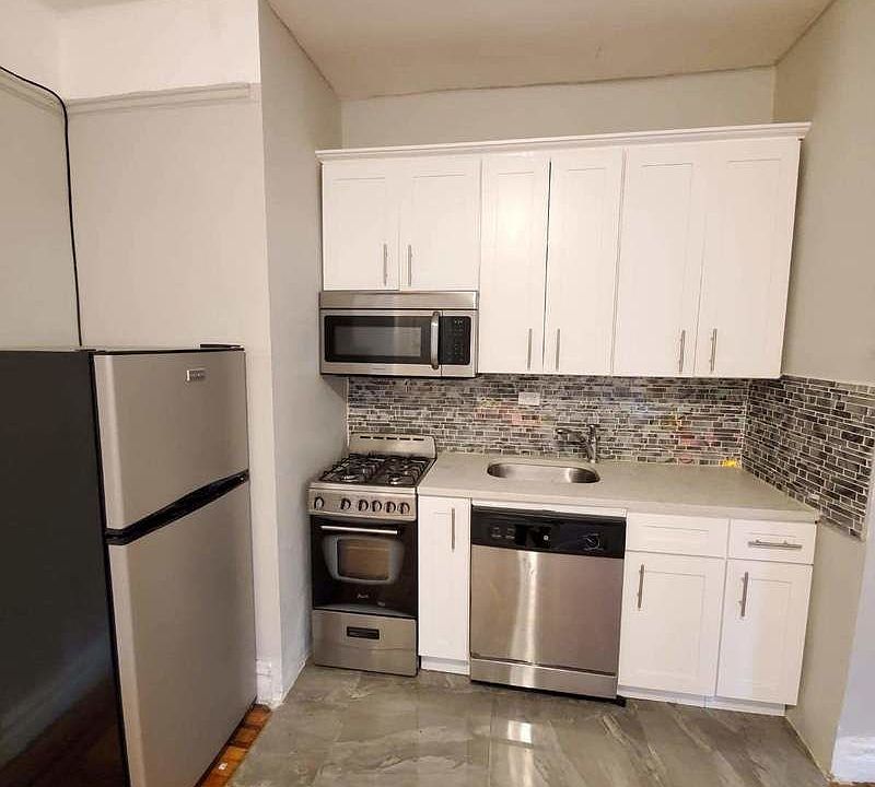 1st image of 991 Carroll St #18B