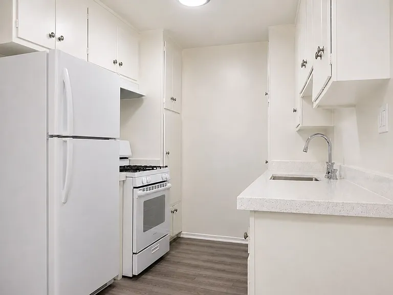 18100 Roscoe Blvd Northridge, CA 91325 — Photo 46