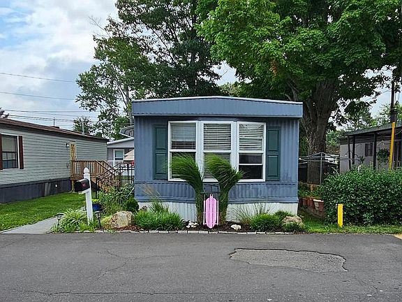 4th image of 47 Kennedy Dr