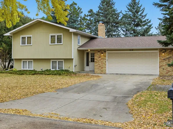 510 35th Ave S, Moorhead, MN 56560