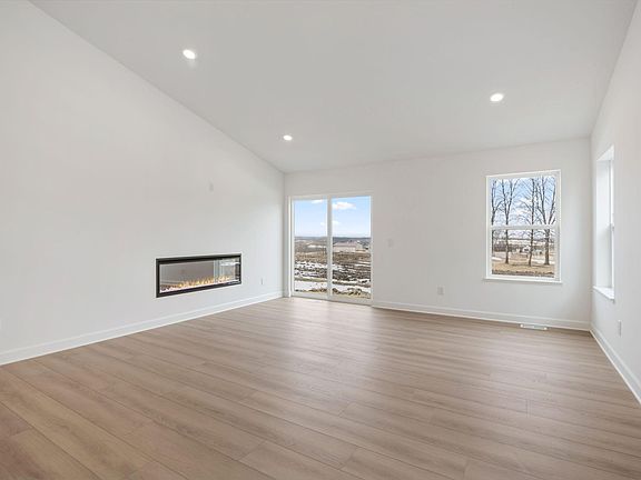 4th image of 142 Ridgeview Ln