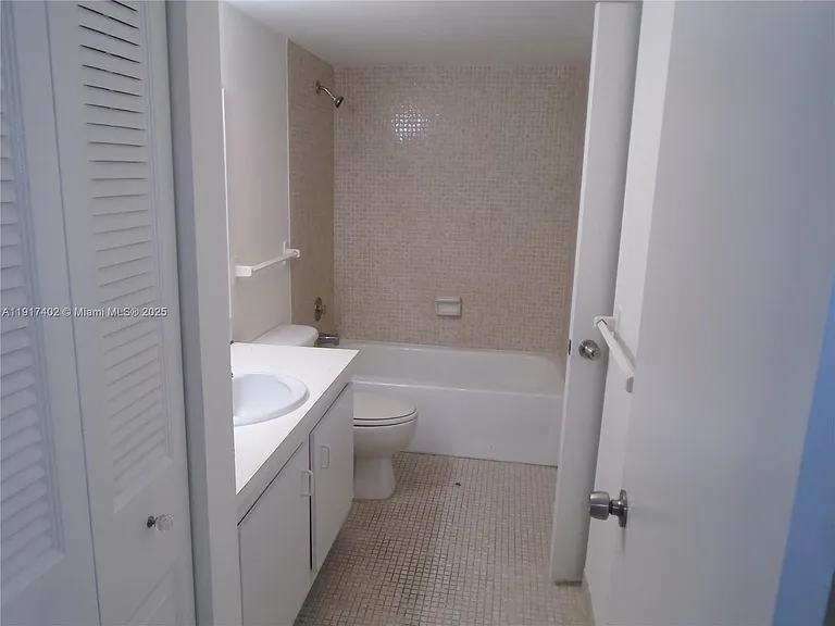 4174 Inverrary Dr #1004 — Photo 23