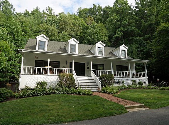 2nd image of 117 Creekstone Dr