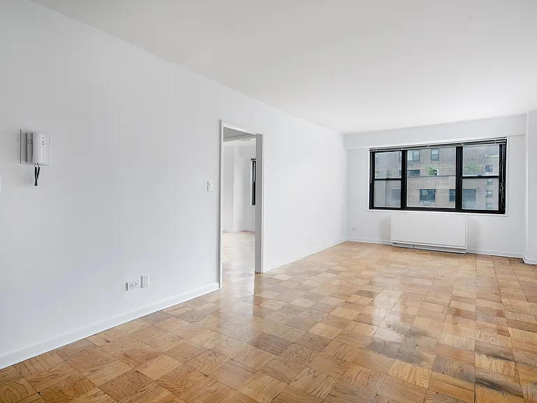 345 E 80th St #18H — Photo 3