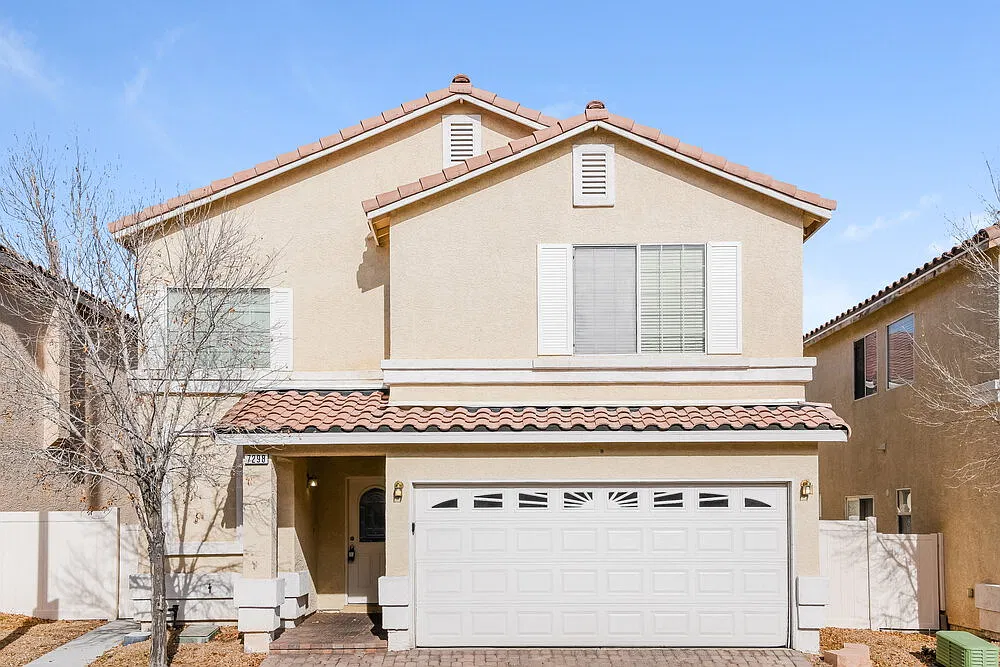 3 bed, 2.5 bath, 1525 sqft, $2,055 — Photo 1
