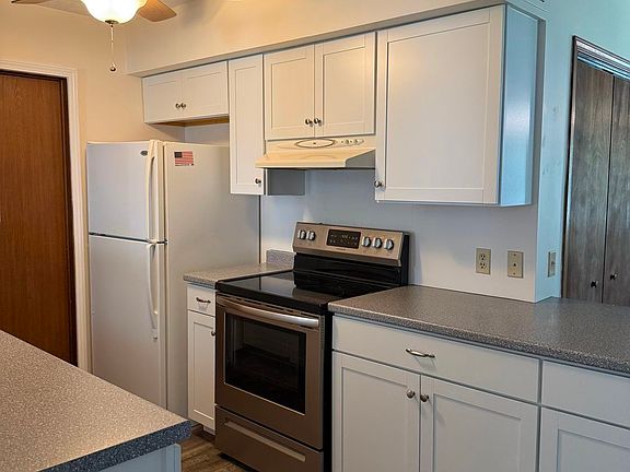 5th image of 721 Thompson St