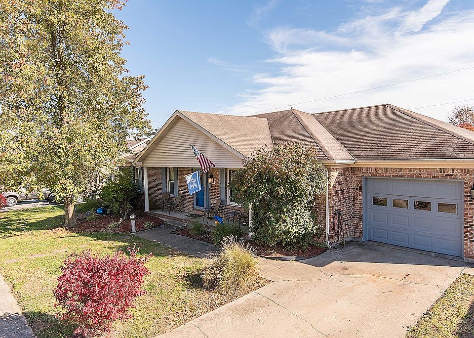 1st image of 107 Brookwood Ln